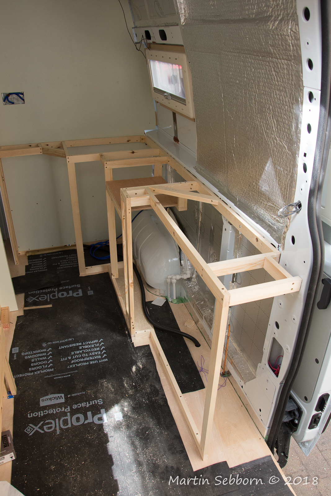 Side cupboards