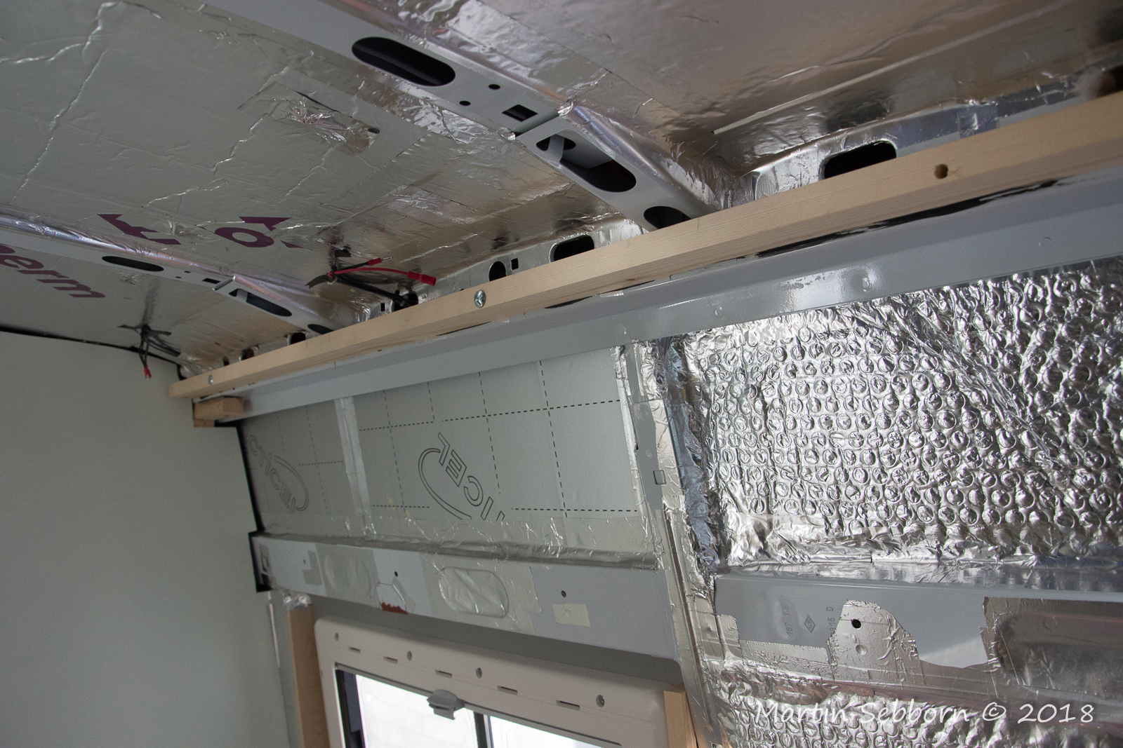 Wall cupboard construction