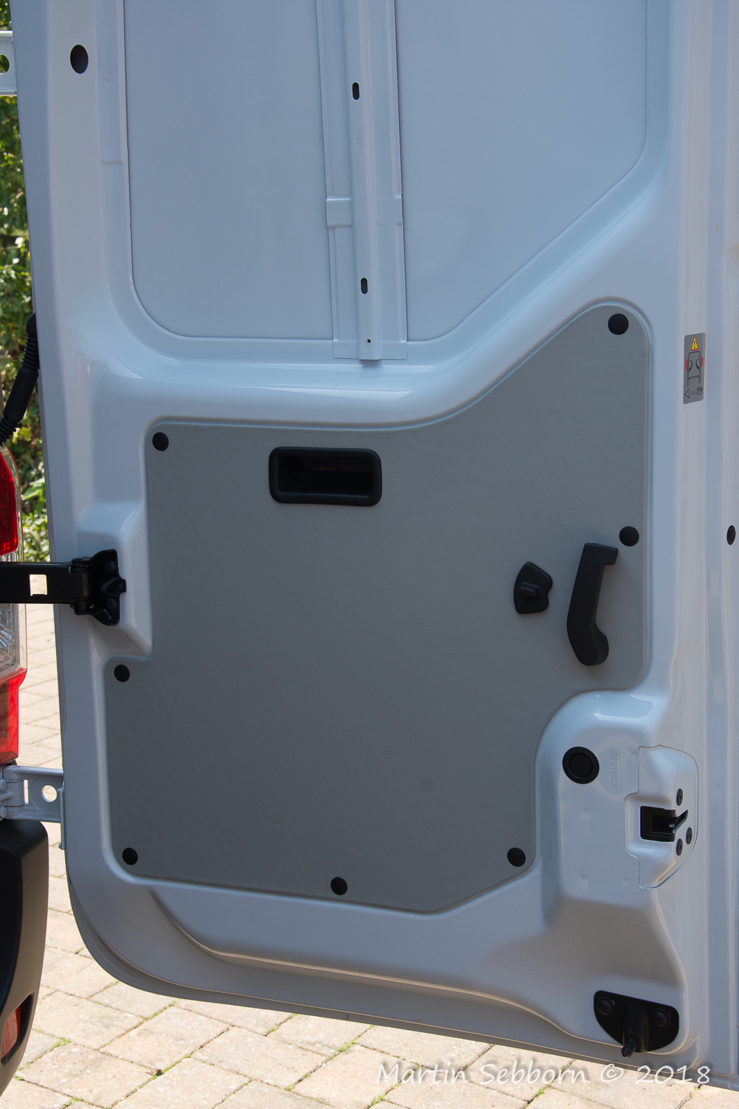 Rear door panel